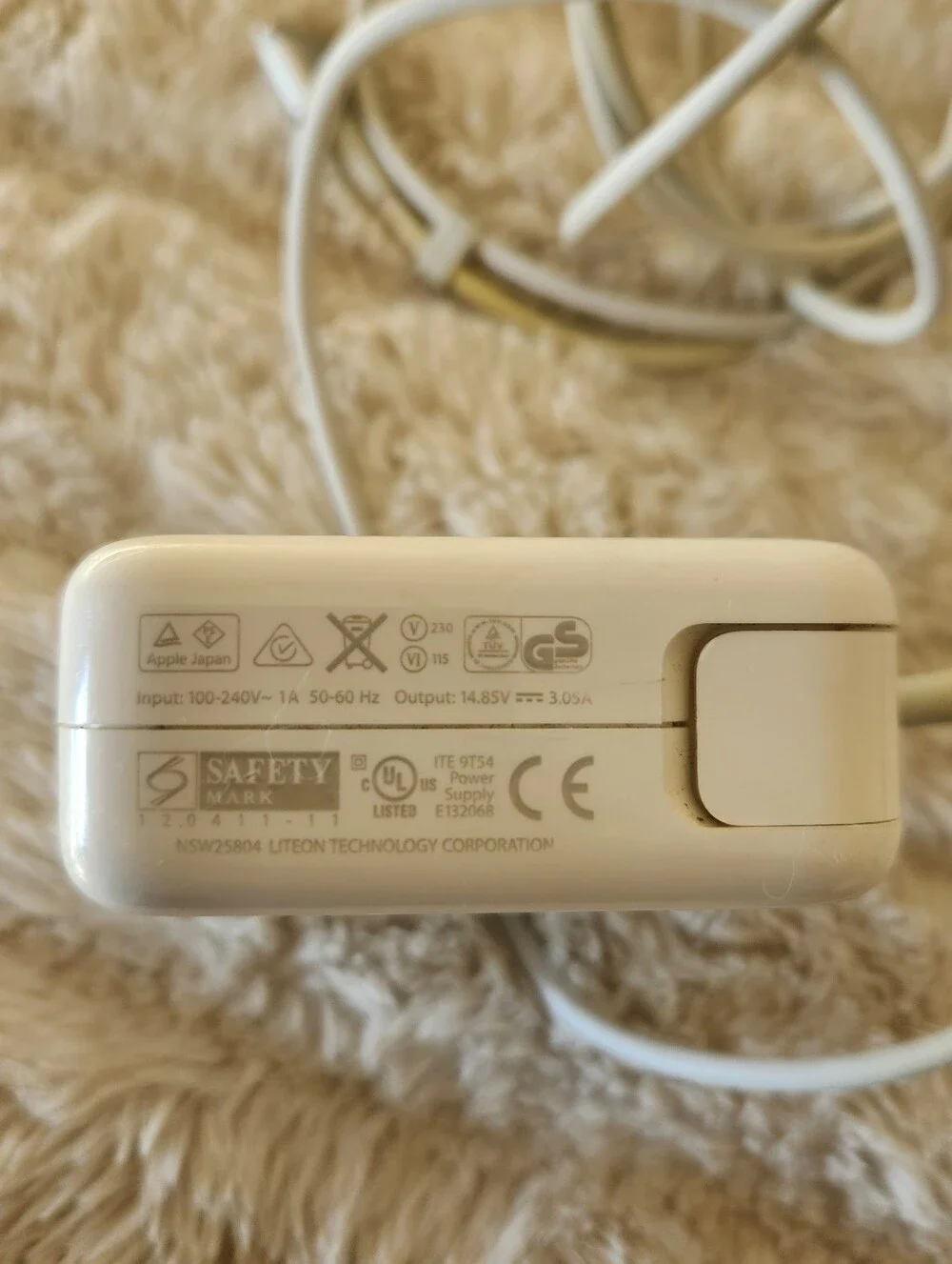 Apple Genuine OEM 45 Watt MagSafe 2 Power Charger  White A1436